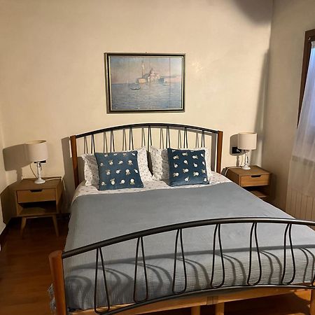 Romantic Rialto Apartment Венеція Екстер'єр фото