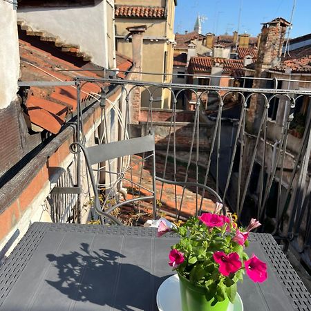 Romantic Rialto Apartment Венеція Екстер'єр фото