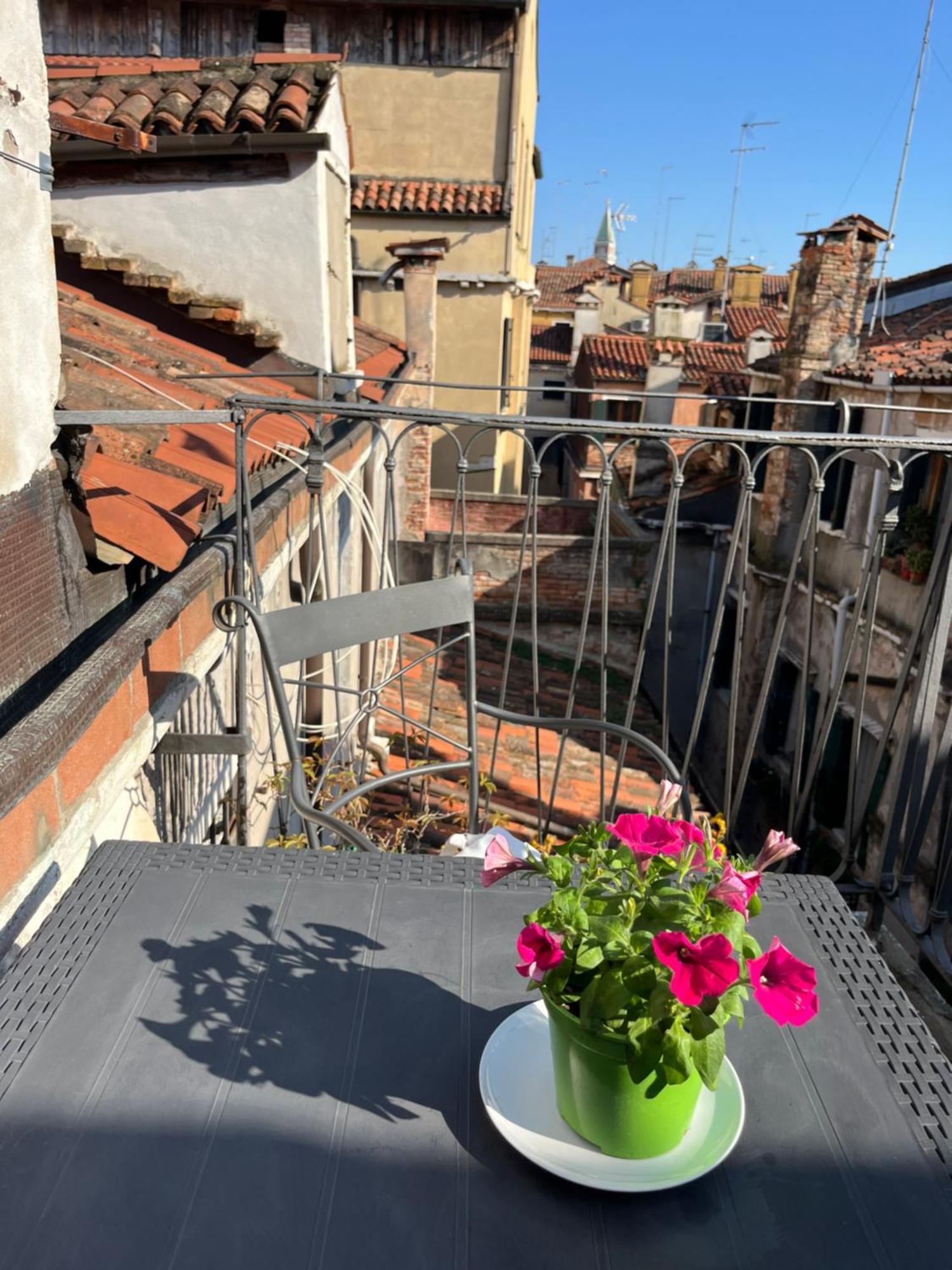Romantic Rialto Apartment Венеція Екстер'єр фото